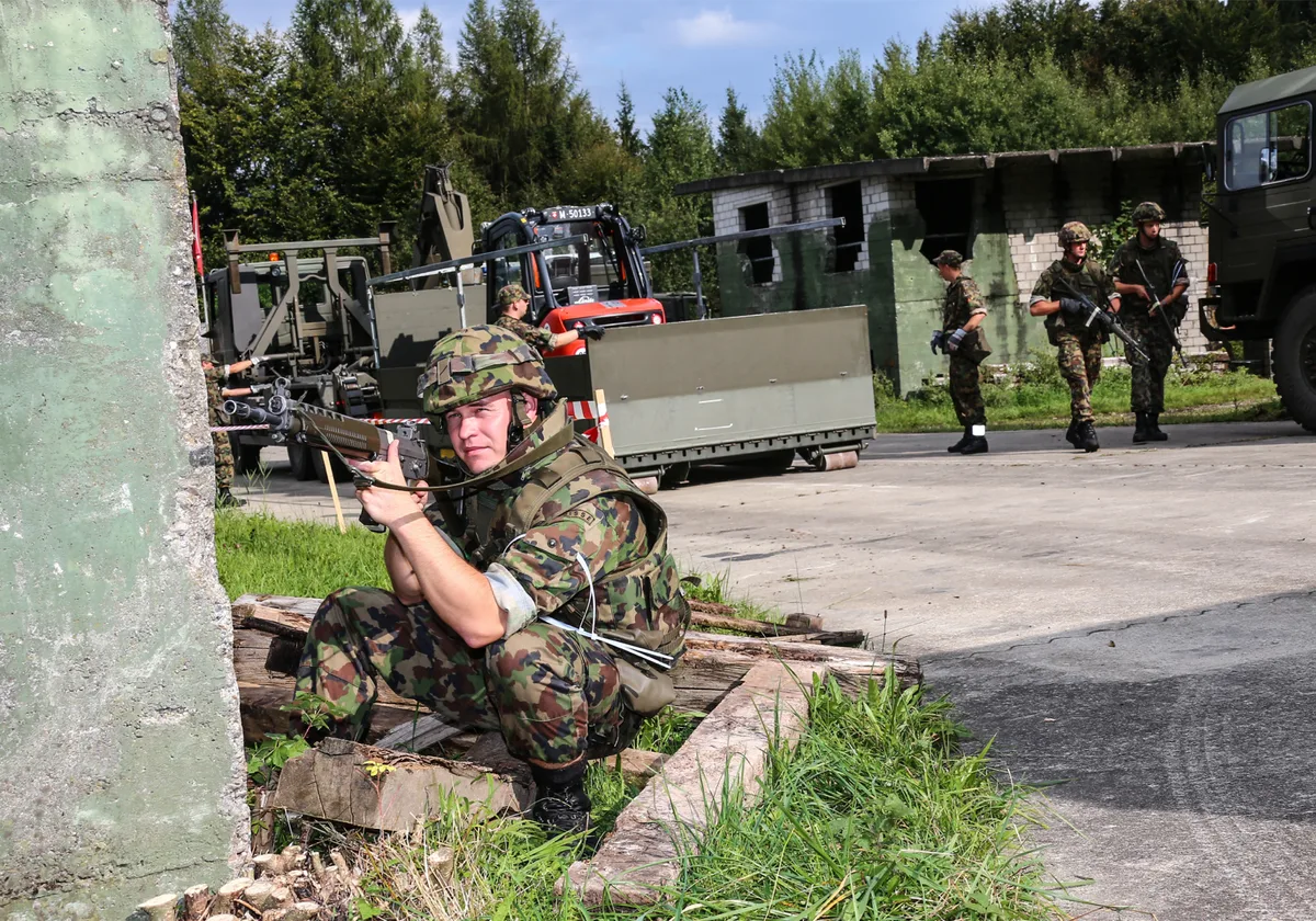 fr_logbat_27092013_re_05_preview Um den Sollbestand der Armee zu sichern, müssen Schlupflöcher gestopft und neues rekrutierungspotenzial genutzt werden.