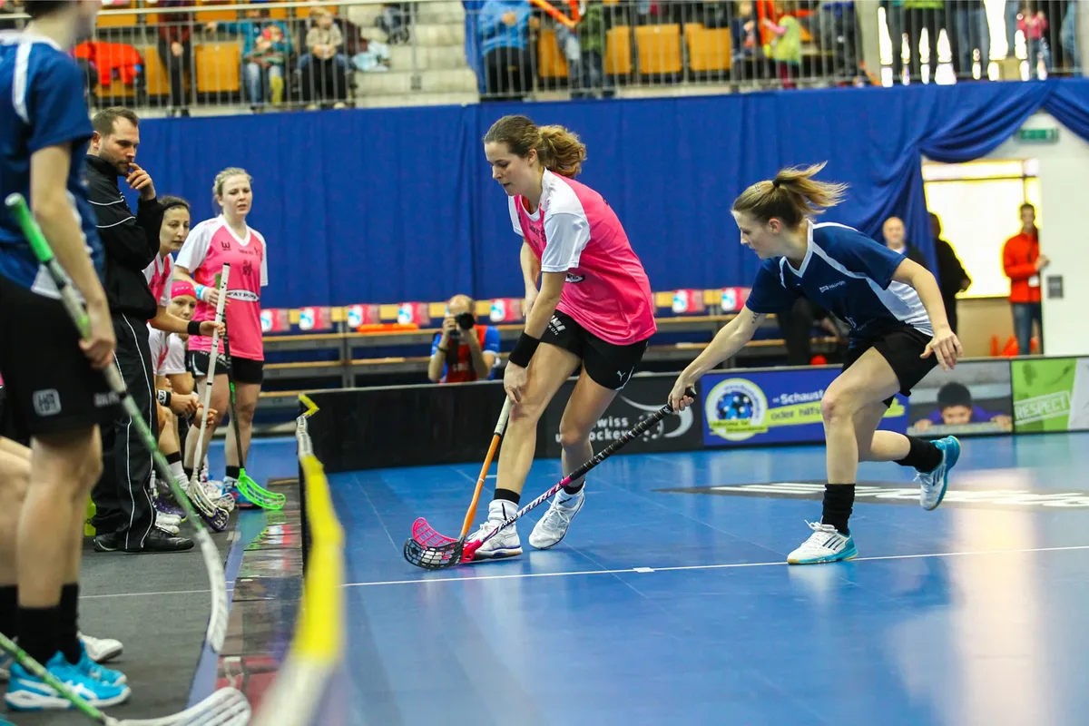 uhc-oekingen_-_uhcevi-gossau-00002_preview UHCevi Gossau im Finalduell gegen den alten Rivalen Oekingen., Gibts für die Erstliga-Frauen von UHCevi Gossau wieder etwas zu bejubeln?, Lara Guillod und Andrea Eglauf vom UHCevi Gossau, hier im Endspiel vor vier Jahren.