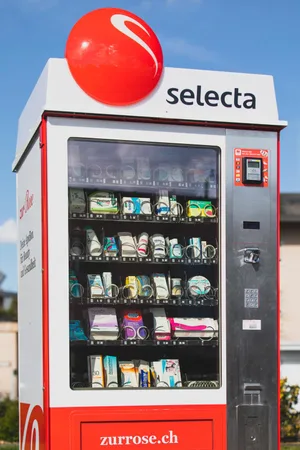 apobox1_preview_0 Selecta und die Versandapotheke Zur Rose testen Automaten mit Gesundheitsartikeln., Auch am Bahnhof Wetzikon soll demnächst ein solcher Automat aufgestellt werden.