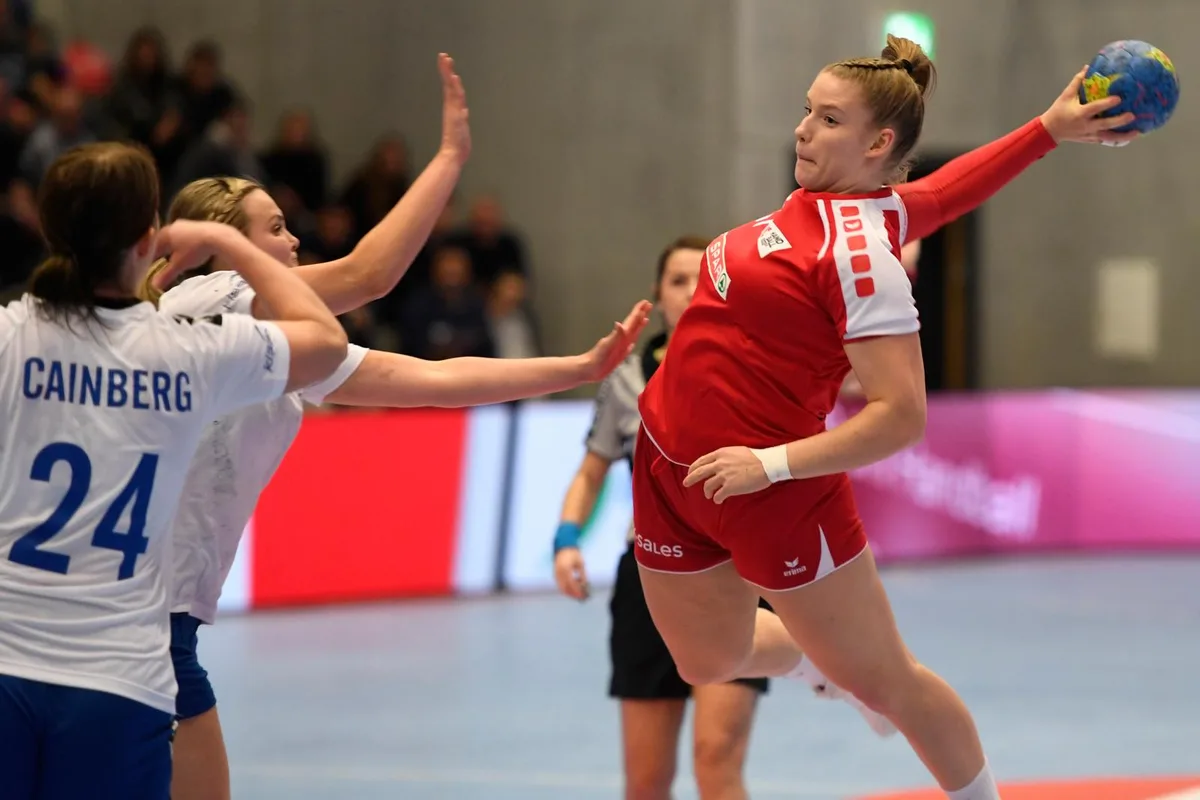 awa_chfinland2%20%281%29_preview Charlotte Kähr im Trikot des Schweizer Nationalteams beim erfolgreichen WM-Qualifikationsturnier in Siggenthal.
