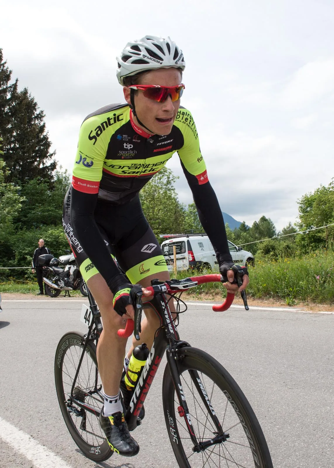 friesecke_g-_in_action__r-_eisenbauer_preview Gian Friesecke steht vor seinem ersten World-Tour-Rennen.