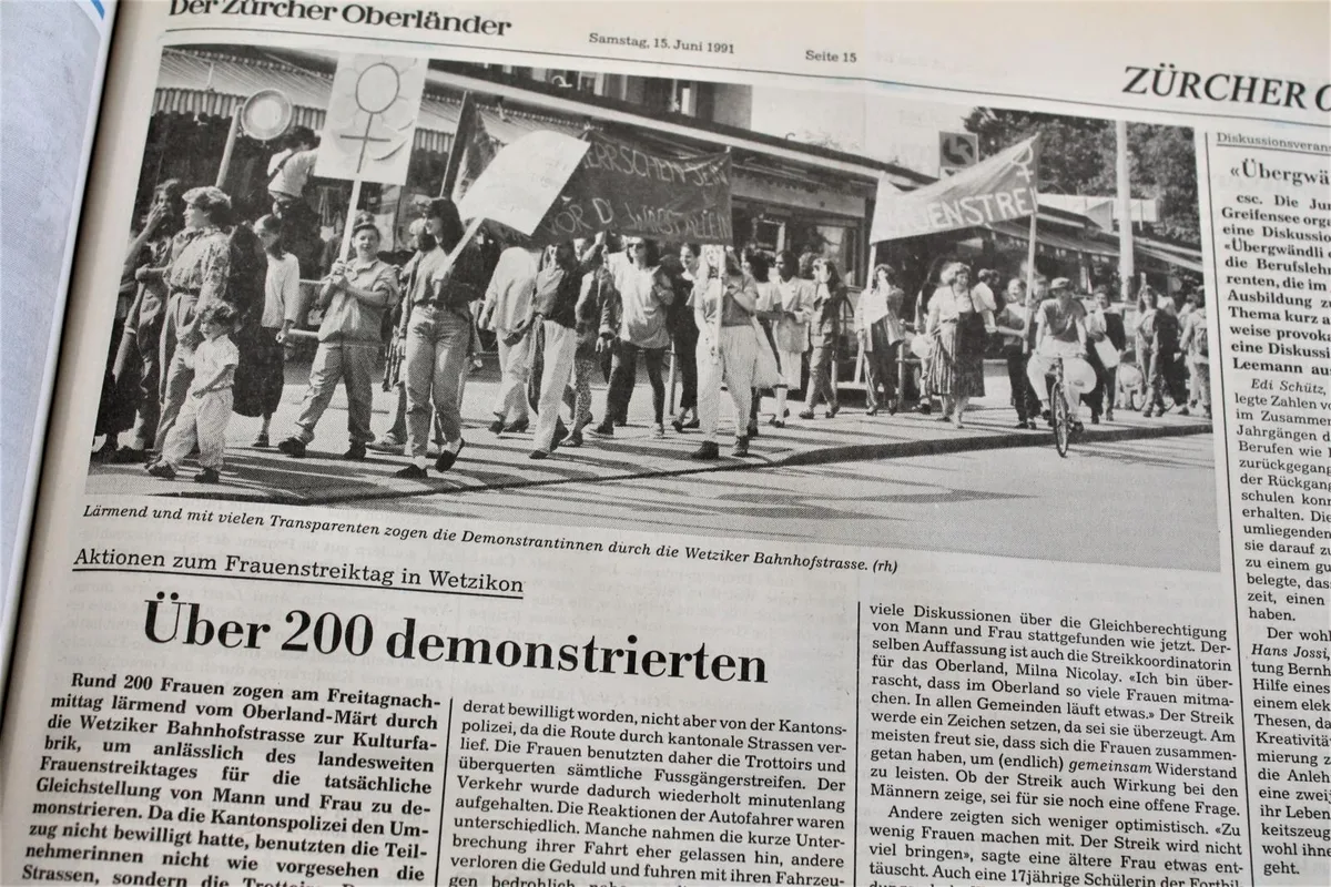 img_0975%20%282%29_preview 200 Frauen zogen am ersten Frauenstreik vom Wetziker Zentrum zur Kulturfabrik.