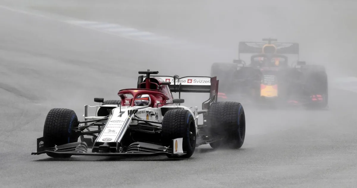 20190728215506936_preview Im Regen fuhr Kimi Räikkönen stark, verlor aber seine WM-Punkte wegen einer Strafe.