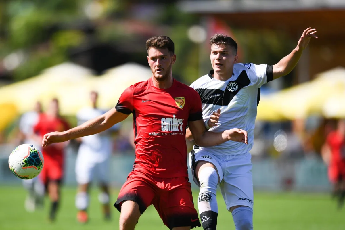 Edison Syla (links) und der FC Rüti waren stark gefordert.