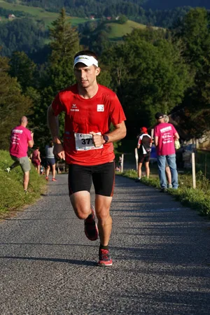 sport_berglaufcupsteghoernli_siegermaenner_14-08-2019_tz_mav_3_preview Jens-Michael Gossauer war aufs Hörnli von niemandem zu halten.