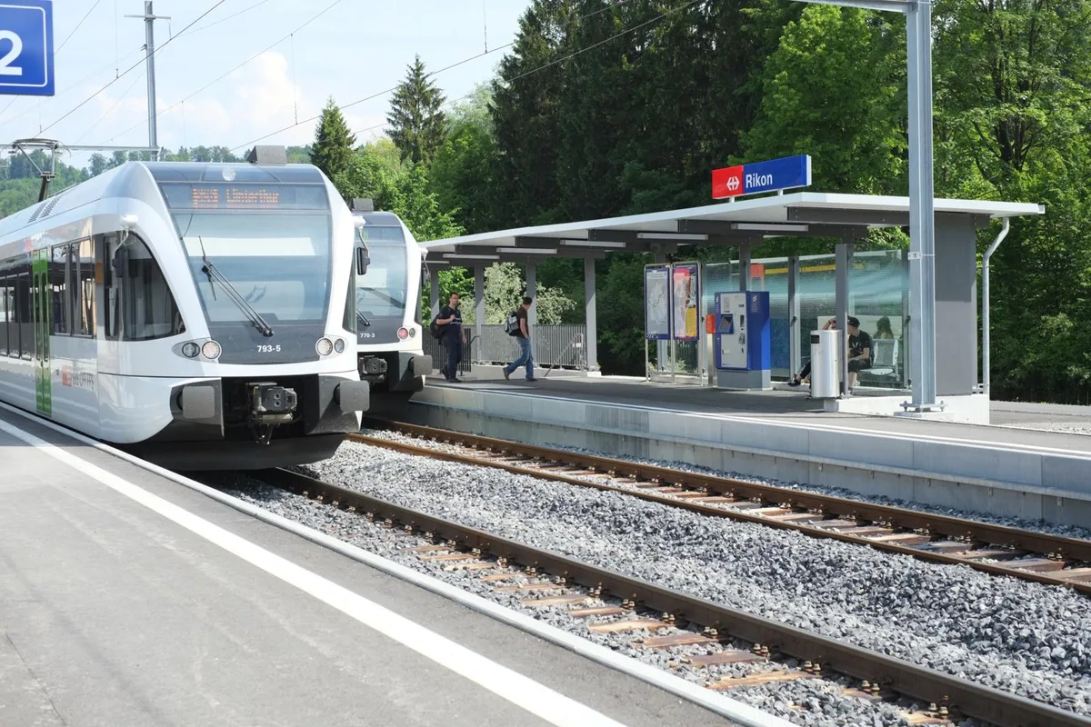bahnhof%20rikon%2012_preview Zu wenige Personen nutzten «Mobility CarSharing» am Bahnhof Rikon.