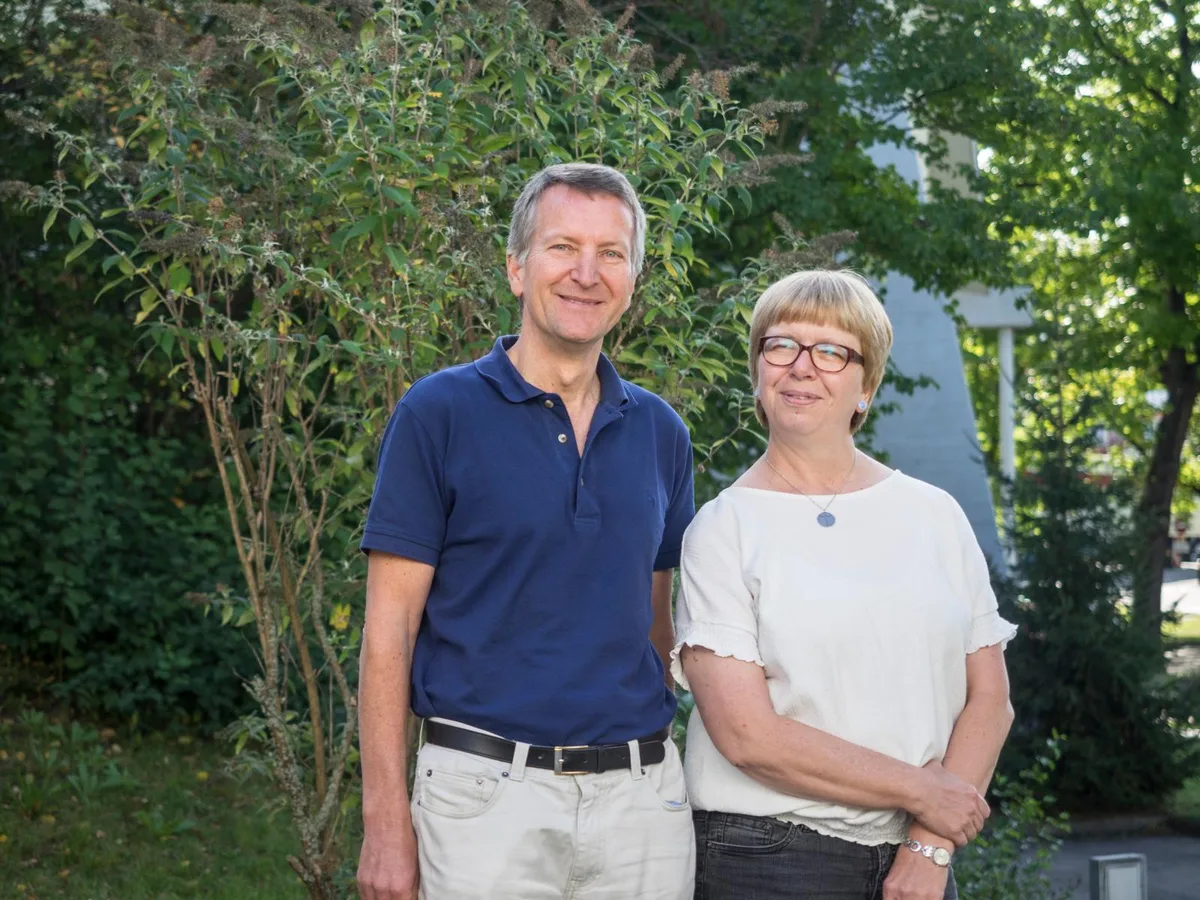 pf%c3%a4ffikon_kirche_kleiner_reinm%c3%bcller_begleiteter%20suizid_agy_3_preview_0 Pfarrer Paul Kleiner und Pastoralassistentin Karin Reinmüller kommen als Seelsorger regelmässig mit dem Thema Tod in Berührung.