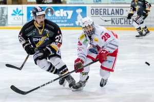 sport_28022018_eishockey_crm_15_preview Die Rolle bleibt: Der EHC Wetzikon (Nicolas Marzan, links) steigt als Favorit in die neue Erstliga-Saison.