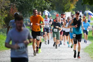 sport_30092018_pfaeffikerseelauf_dku__14__preview Am Sonntag wird zum 41. Mal der Pfäffikerseelauf ausgetragen.