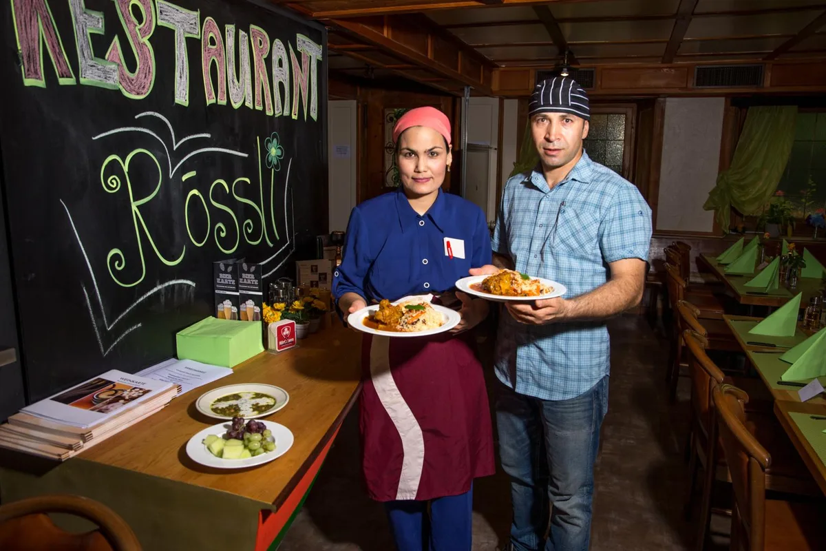 pfa%cc%88ffikon_28092019_afghanischer%20abend_nag-3_preview Karima und Habib Jan servieren jeweils am letzten Samstag im Monat Afghanische Kost statt Pizza und Pasta.