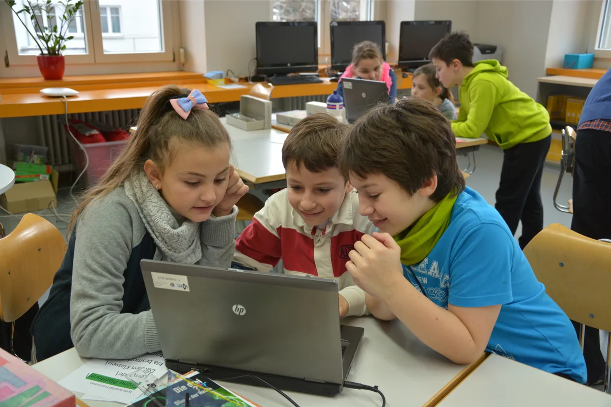 dsc_7776_preview Die Primarschule Dübendorf will sich für künftigen Fernunterricht am Computer wappnen.