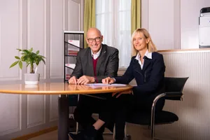 pfaeffikon_21112019_benevolfachstelle_sbo_4_preview_0 Präsident Hansruedi Kocher und Geschäftsleiterin Dagmar Anderes in der neuen Benevol-Fachstelle Zürioberland.