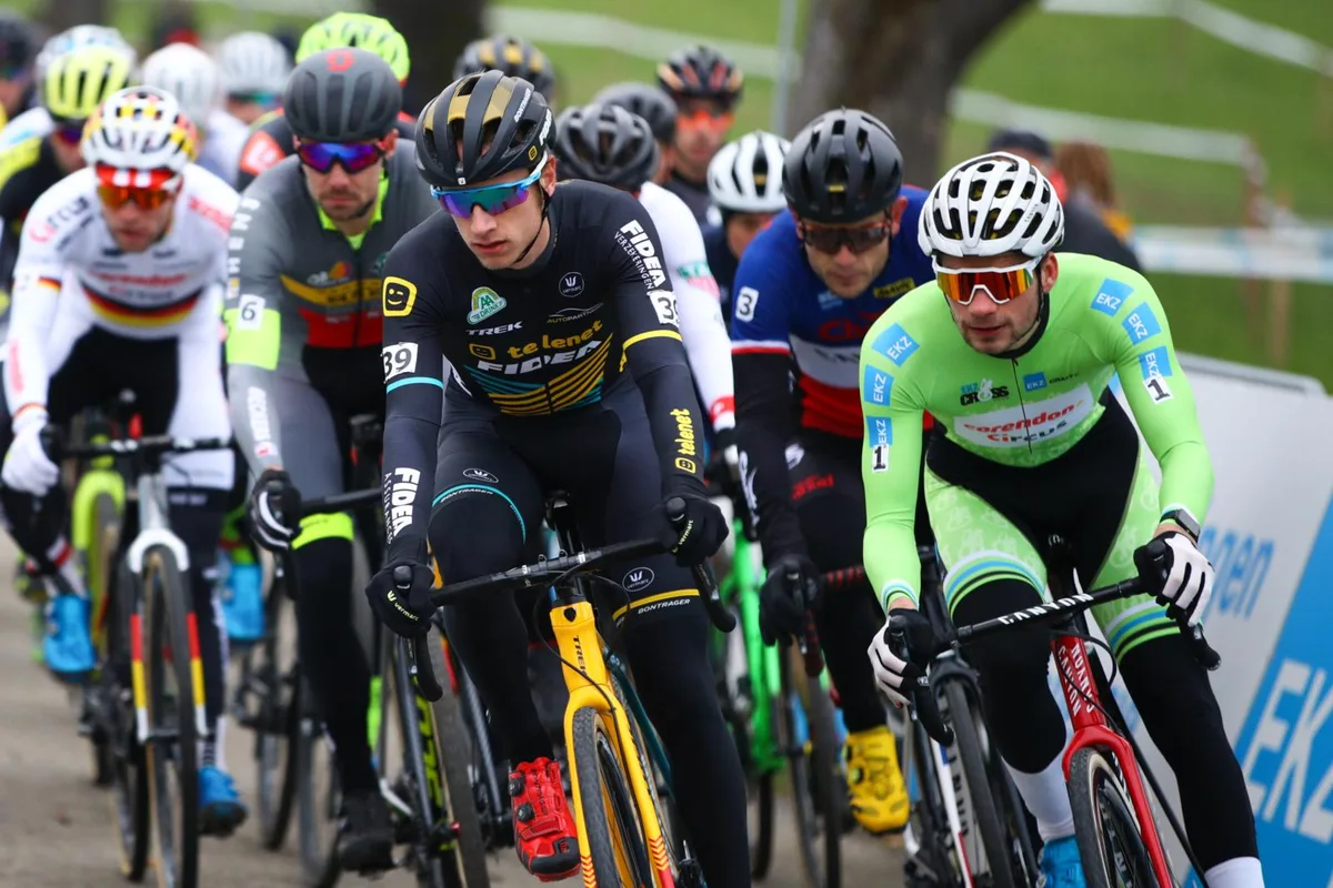 sport_18112018_radquer_dku__14__preview Vorjahressieger David van der Poel (rechts) steht in Hittnau erneut am Start. Die Konkurrenz für den Holländer aber ist gross.