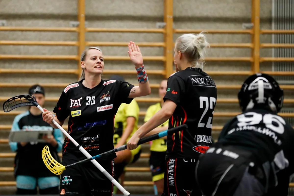 sport_29092019_unihockey_crm_03_preview Katja Timmel (links) erzielte in ihrem letzten Spiel für die Riders das 4:0.