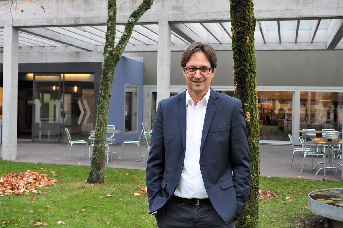 Andreas Zumbühl hat vor gut einem Monat die Leitung der Stiftung zur Palme in Pfäffikon übernommen., Der 47-Jährige Oberländer schätzt den engen Kontakt zu den Menschen in der «Palme».