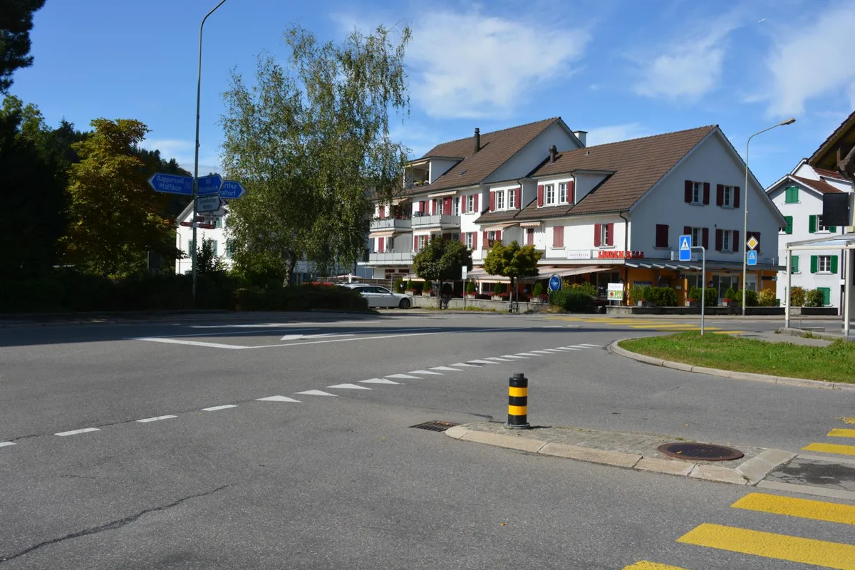dsc_0109_preview Das Tiefbauamt fängt mit dem Bau des Kreisels beim Restaurant Landenberg gleich bei der Kirche nicht im März an.