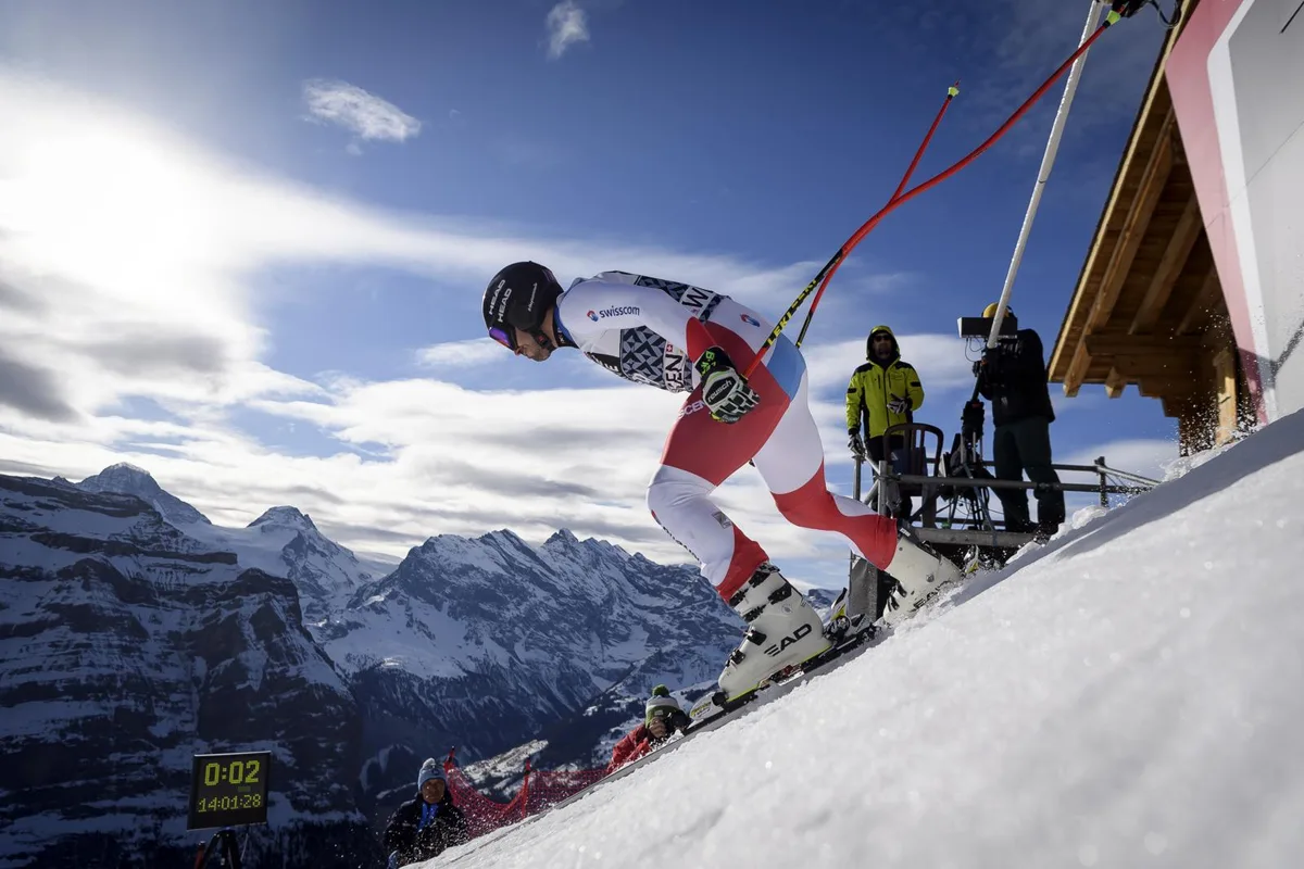 Gilles Roulin katapultiert sich aus dem Starthaus im Training am Lauberhorn.