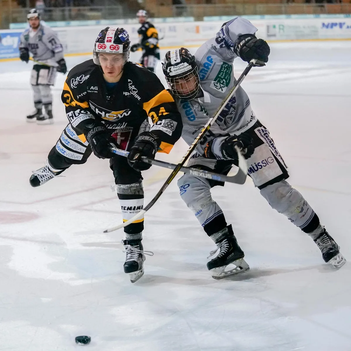 sport_07122019_eishockey_crm_02_preview_0 Dem EHC Wetzikon (Lars Mathis, links) stehen im Cup nur noch die Pikes im Weg.