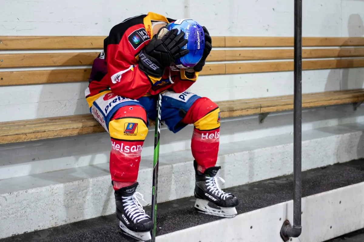 sport_27022020_eishockey_crm_02_preview Bei EHCD-Topskorer Cian Derder sitzt der Frust tief.
