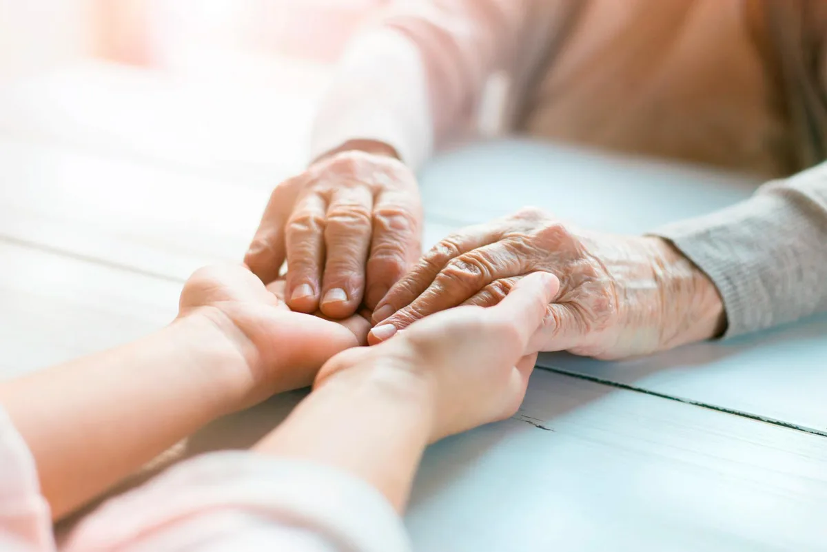2902_flyer-prixsante-pflegeimzentrum-03_preview Die Gesundheitsdirektion vom Kanton Zürich rät, Besuche in Alters- und Pflegezentren sowie Spitälern zu minimieren.