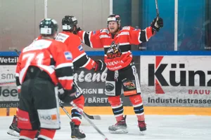 sport_07032020_eievikings_dku__6__preview Ein Abo aufs Finalticket: Die Dürnten Vikings (Mario Senn, rechts) standen zum sechsten Mal im Ostschweizer Final.