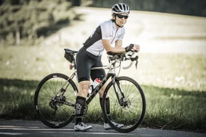 dsc_5125_preview_0 Zwischendurch ist eine kleine Pause nötig: Isabelle Pulver sitzt im Training stundenlang auf dem Velo.