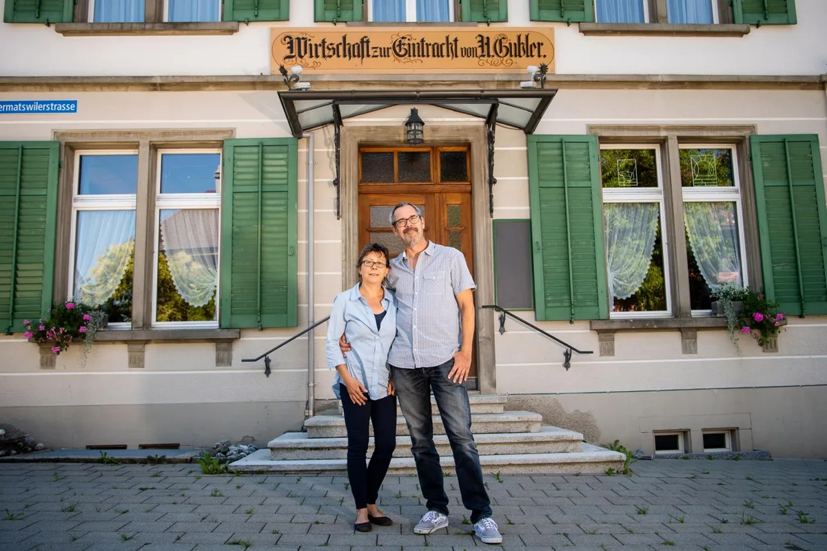 hermatswil_25062020_restauranteintracht_sbo_3_preview_0 Monika und Stefan Peter erfüllen sich mit der Übernahme der «Eintracht» einen Traum.