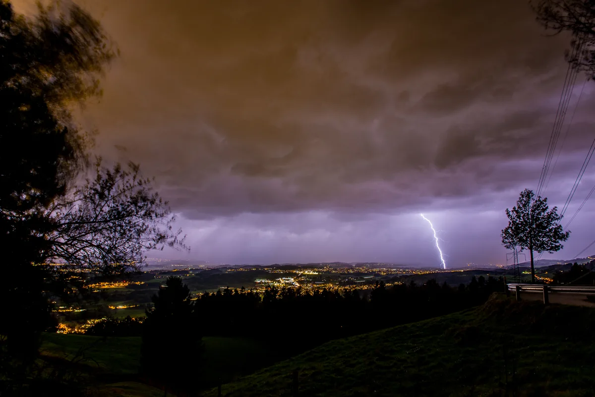 sturmzuercheroberland_20141021_00004_preview In der Nacht auf Sonntag kommt es voraussichtlich zu heftigen Gewittern.