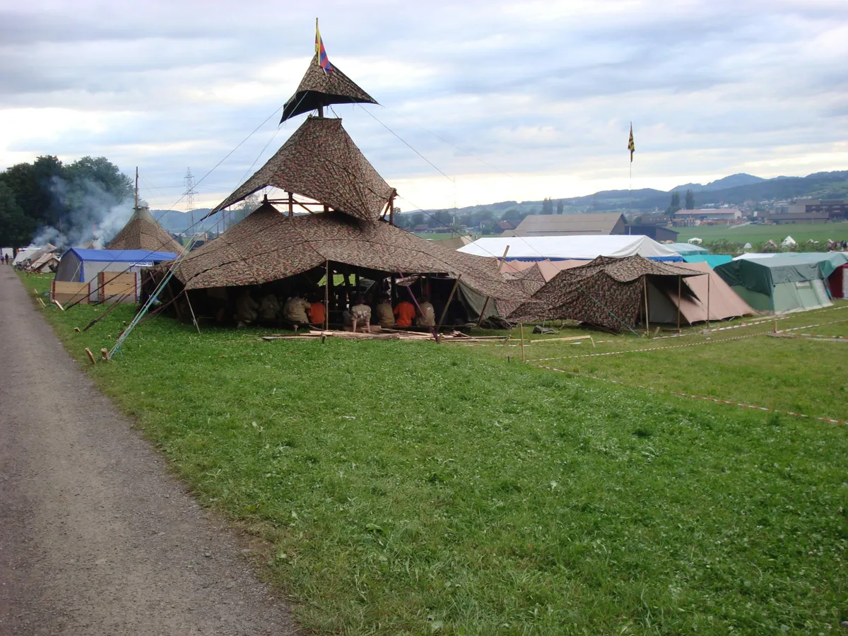2196454_preview In Lagern sind Kinder einem grösseren Ansteckungsrisiko ausgesetzt als im Urlaub mit der Familie., Der Vorfall passierte in einem Singlager im Kanton Graubünden., Jungwacht Blauring, Pfadi und Cevi beobachten die Lage genau, sehen aber noch keinen Anlass, Lager abzusagen.
