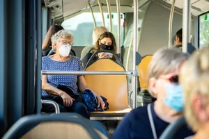 uster_06072020_maskenpflicht_sbo_10_preview In den Bussen der VZO wird die Maskenpflicht grundsätzlich gut eingehalten.