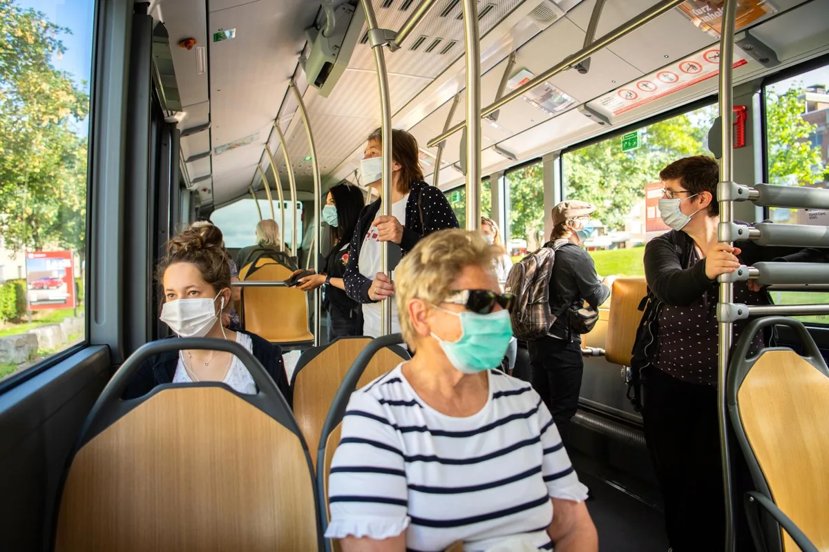 uster_06072020_maskenpflicht_sbo_13_preview_2 Zusatzleistungs-Beziehende in Illnau-Effretikon, Lindau und Weisslingen erhalten für den Kauf von Masken einen Pauschalbetrag.
