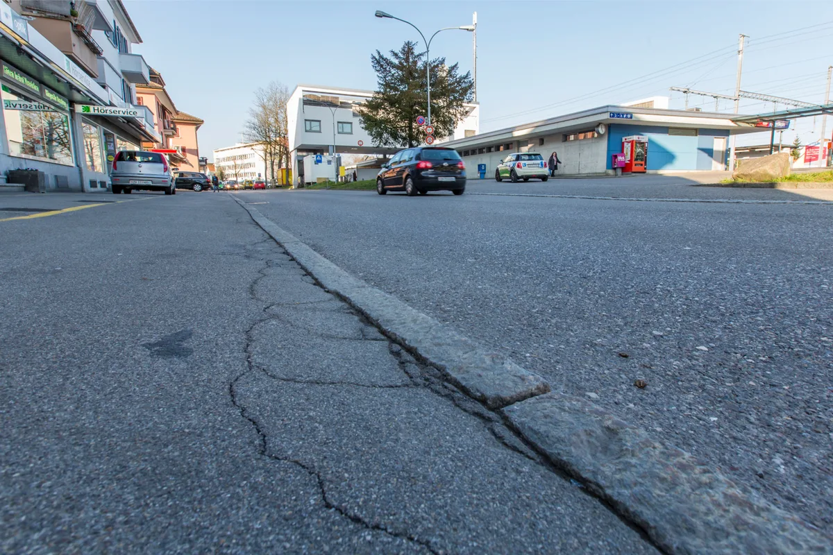 Die Kollision ereignete sich an der Bahnhofstrasse im Zentrum Effretikons.