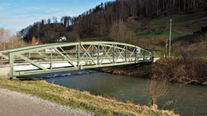 bauma_hundschilenbruecke_agy_1_preview Die Sanierung Hundschilen-Brücke dauert noch bis etwa im November., Ende März wurde die Brücke in einem Stück abtransportiert.