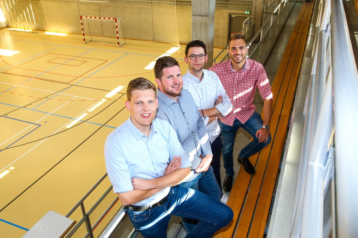 pfa%cc%88ffikon_21092019_sporthalle%20eselriet_nag-10_preview Kilian Meier (CVP), Maxim Morskoi (SP), Claudio Jegen (JLIE) und Simon Binder (SVP) setzten sich durch., Das Anliegen: Ein Gastronomie- und Mehrzweckbereich in der Sporthalle Eselriet., Ein solches sei im Gebiet Illnau-Effretkon Mangelware.