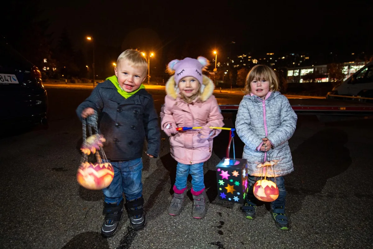 Am Räbeliechtli-Sternmarsch in Bäretswil genossen die Kinder etwas Normalität.