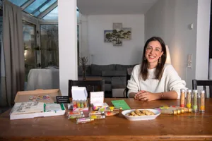 pfaeffikon_12112020_smiqqlsalze_sbo_1_preview Sie setzt voll auf Salz: Dina Holzapfel arbeitet bereits Vollzeit für ihr junges Unternehmen. , Acht Geschmackssorten «Flaky Salt» hat sie gemeinsam mit ihrem Partner kreiert.