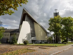 pfaeffikon_katholische_kirche_2019_agy_1_preview Die Katholische Pfarrei St. Benignus umfasst die Gemeinden Pfäffikon, Fehraltorf, Russikon und Hittnau.