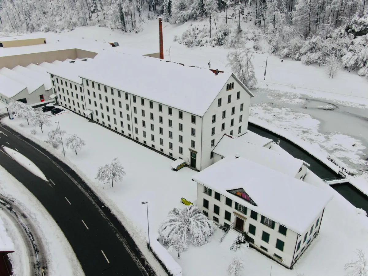 Gehört nicht mehr der Lorze AG: Das ehemalige Spinnereiareal in Kollbrunn.