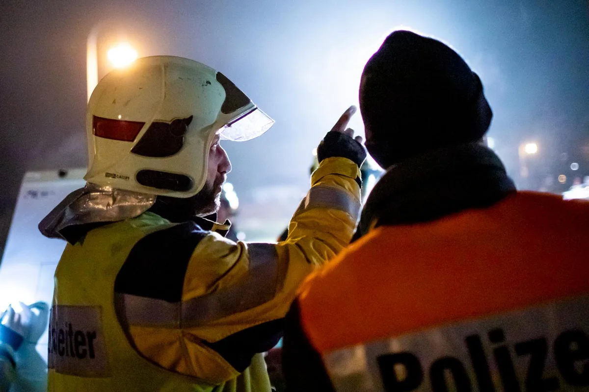 Nach rund drei Stunden gab die Feuerwehr das Gebäude wieder frei.