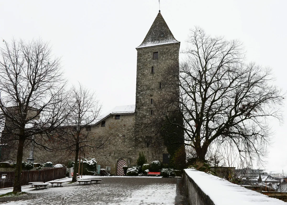 schloss%20rapperswil_preview Die Sanierung des Schlosses Rapperswil ist eines der Projekte, die Unterstützung von Lotteriefonds St. Gallen erhalten.