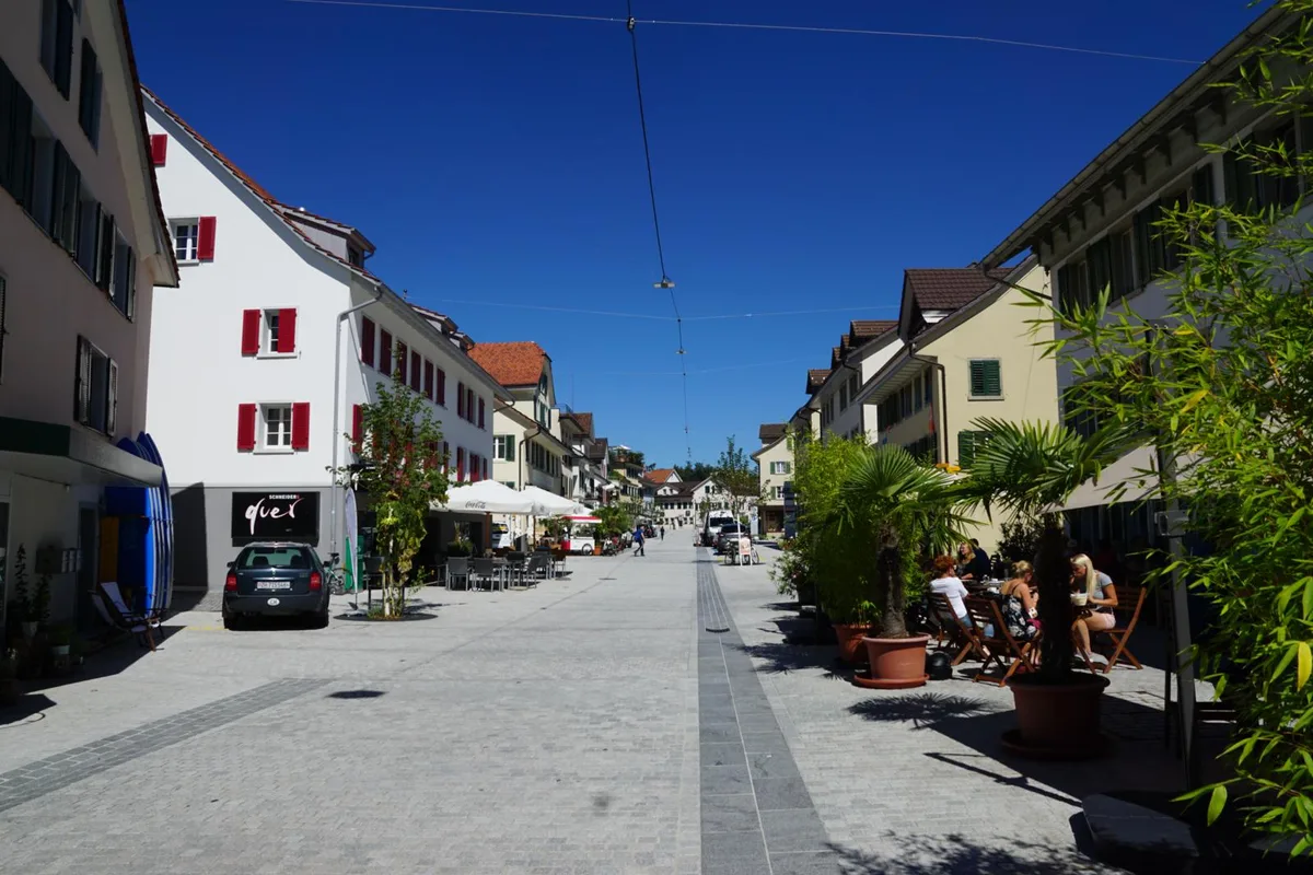 seestrasse2-1_preview Detailhändler auf dem Land wie hier an der Seestrasse in Pfäffikon haben vom Trend zu mehr Regionalität profitiert.