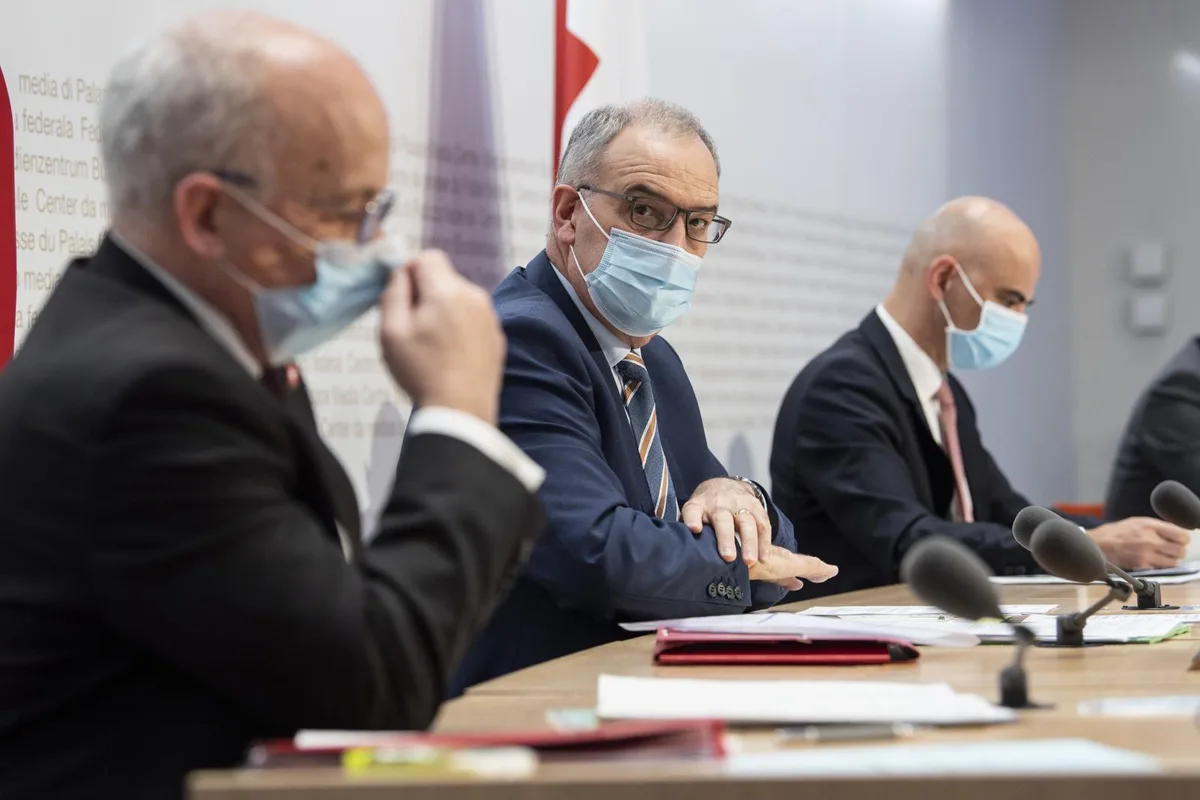 20210127144321584_preview Bundesrat Ueli Maurer, Bundespraesident Guy Parmelin und Bundesrat Alain Berset sprachen an den Medienkonferenz.