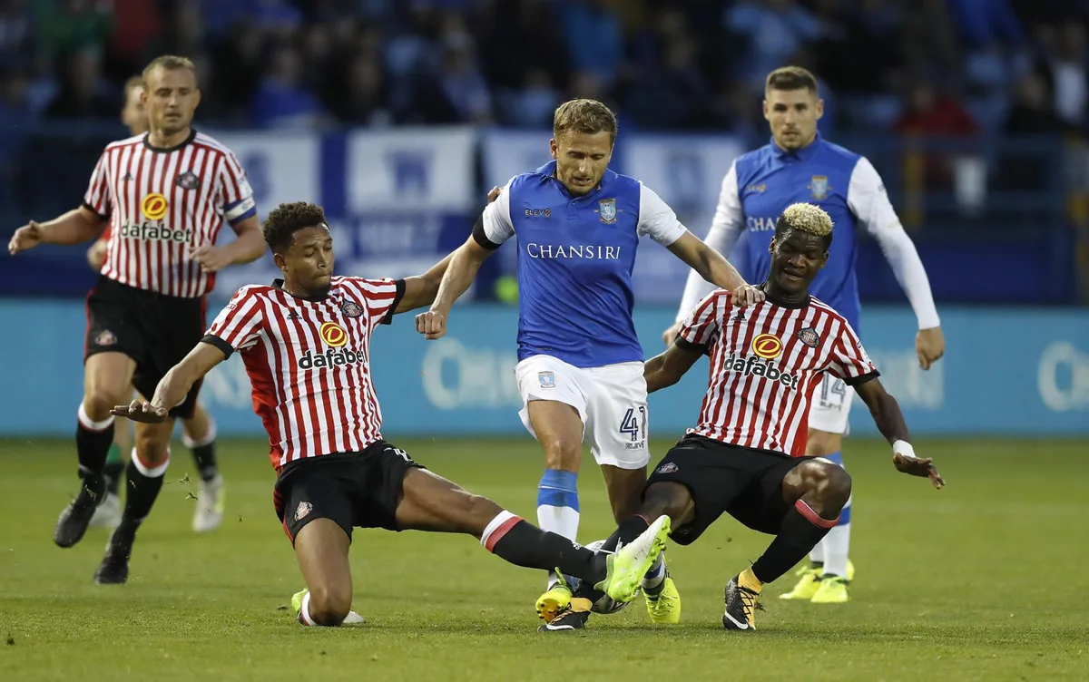 316627301_highres_preview Almen Abdi bei einem seiner raren Einsätze für Sheffield Wedsnesday., Almen Abdi als prominenter Besucher im Fussball-Camp.