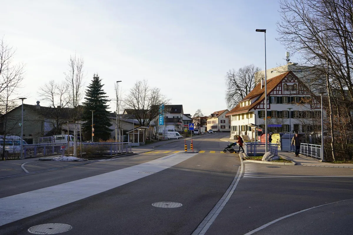 usterstrasse_3_preview Stadtrat Pascal Bassu hofft auf weniger Lärm in den Quartieren dank Tempo 30.