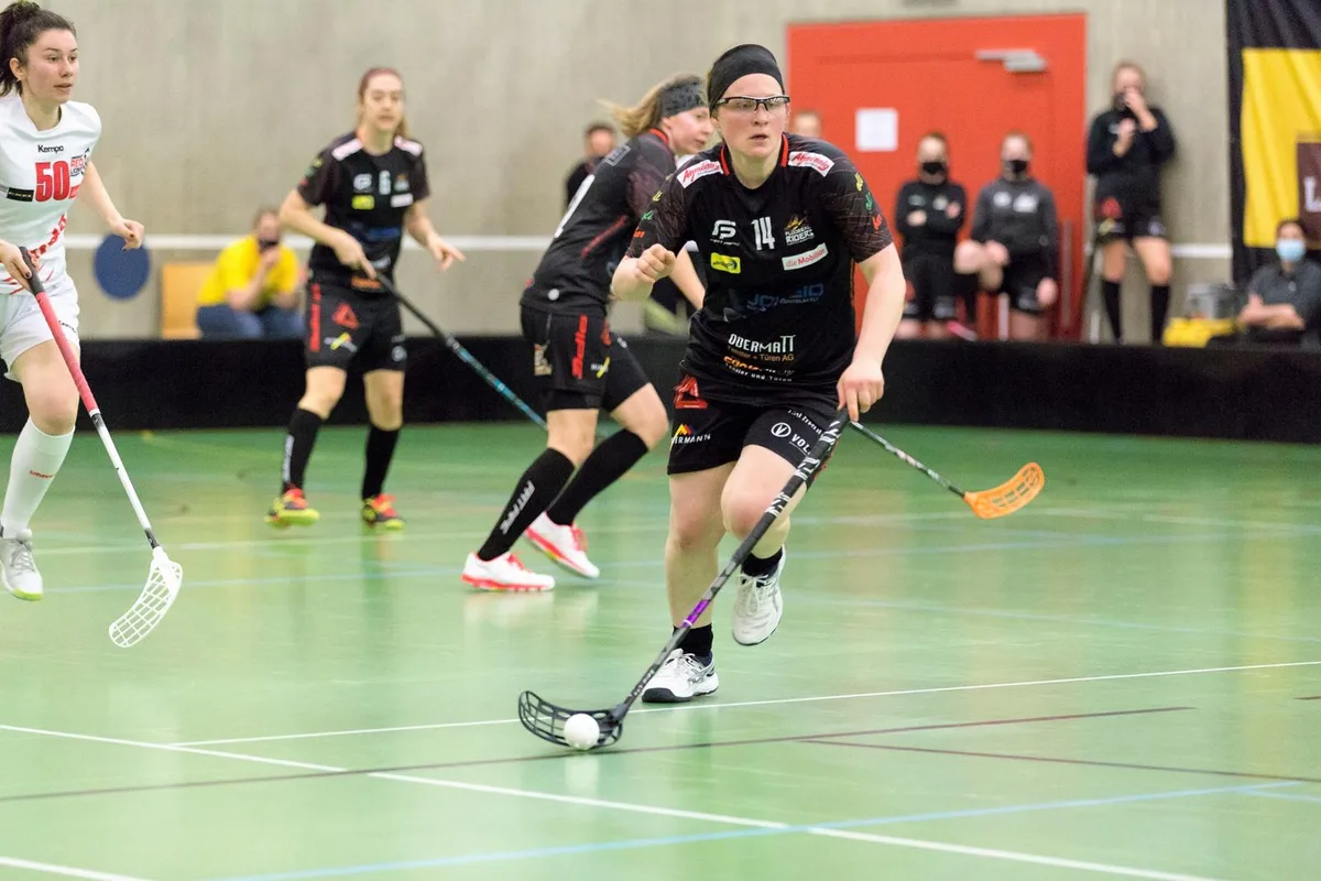 210306-nla_riders-redlion_4_preview_0 Schneller geht fast nicht: Riders-Verteidigiern Jasmin Bühler traf gegen Frauenfeld nach vier Sekunden zum 1:0.