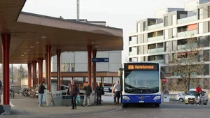 856_bushof_wetzikon_1_3000x1688_190220_preview Auf 2023 hin sollen am frühen Morgen mehr Busse im Oberland – im Bild der Bushof Wetzikon – unterwegs sein.