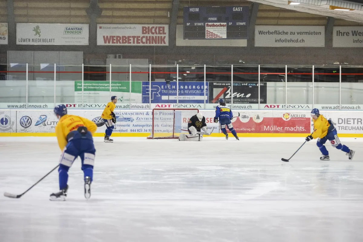 sport_04122020_trainingehcd_crm_7_preview Die MSL-Spieler des EHC Dübendorf sind den für die Covid-19-Expertengruppe zu wenig professionell., Die MSL-Spieler des EHC Dübendorf sind den für die Covid-19-Expertengruppe zu wenig professionell.