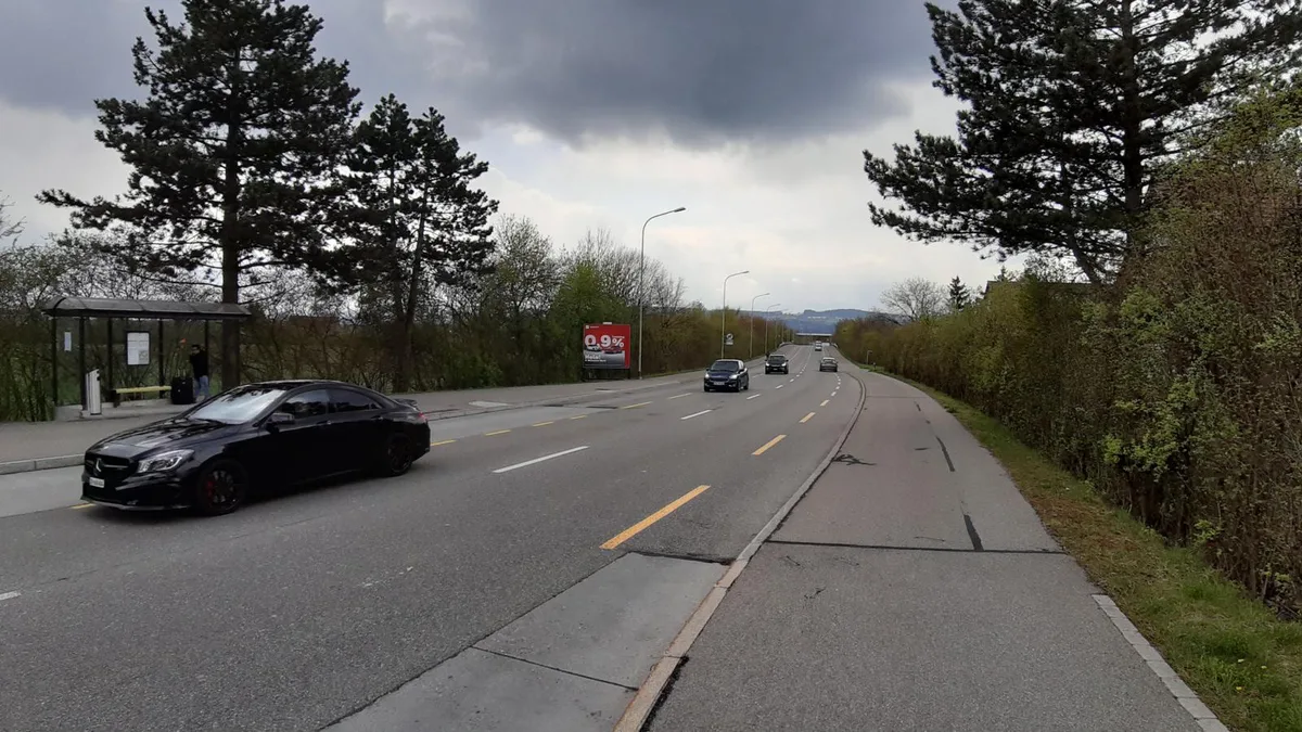 20210413_135433_preview Eine Petition fordert Tempo 50 auf der Zentralstrasse in Volketswil., Die Temporeduktion soll vom Zimikonerkreisel über die Autobahnbrücke bis zum Hegnauerkreisel erfolgen., Derzeit herrscht auf dem besagten Strassenabschnitt Tempo 80., Viele Eltern äussern aber Bedenken, da der Abschnitt auch als Schulweg dient.