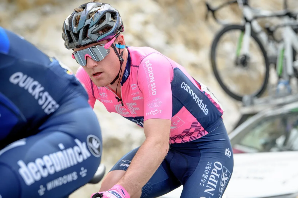Erfolgreicher Debütant: Kevin Kuhn machte an der Türkei-Rundfahrt gute Erfahrungen., Kuhn (ganz rechts) wurde im Gesamtklassement 81. - aber das Resultat ist für den Gibswiler zweitrangig.