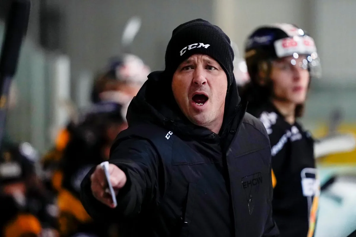 sport_07122019_eishockey_crm_08_preview Trainer Christian Modes sieht der Saison zuversichtlich entgegen. «Wir haben eine schlagfertige Mannschaft.»